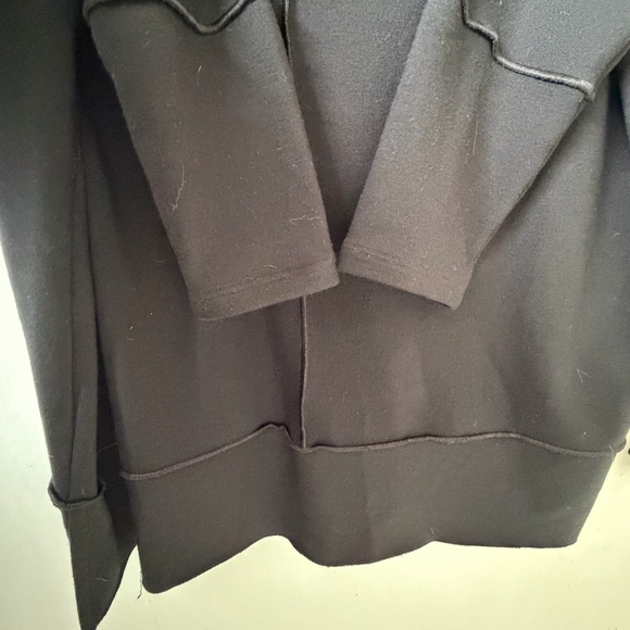 Black Oversized Sweatshirt - Picture 4 of 8